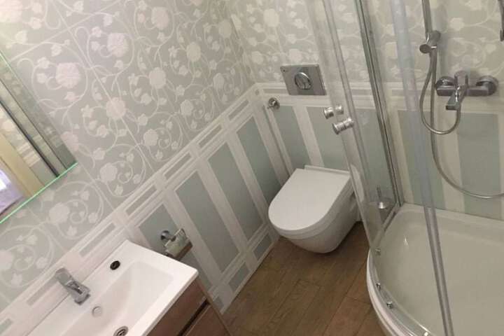 Room 11 of 37