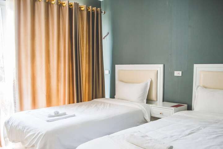 Room 10 of 35