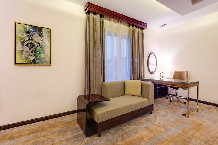 Room 50 of 83