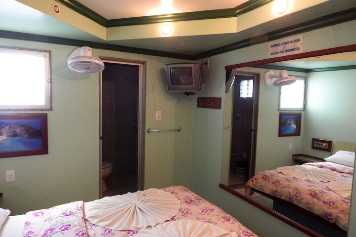 Room 6 of 28