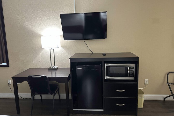 Room 14 of 40
