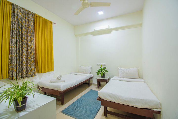 Room 13 of 28
