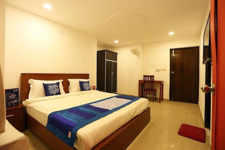 Room 4 of 12