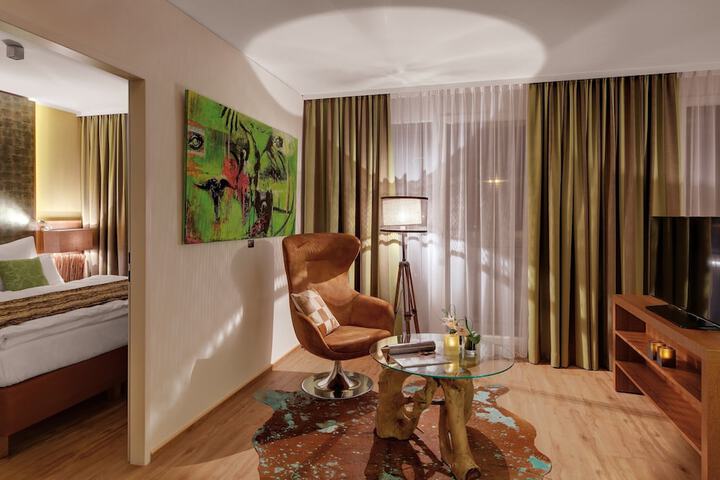 Room 77 of 121