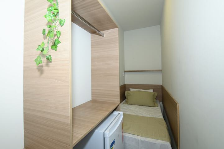 Room 9 of 19