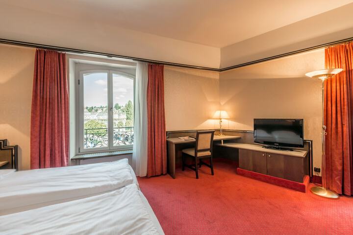 Room 36 of 146