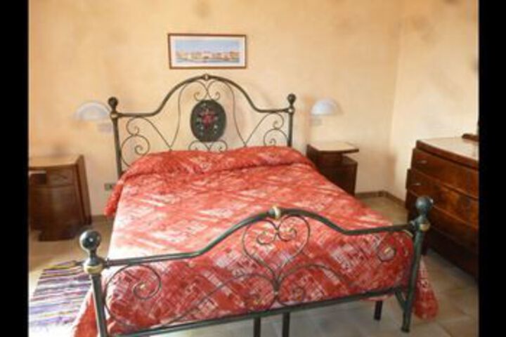 Room 16 of 32