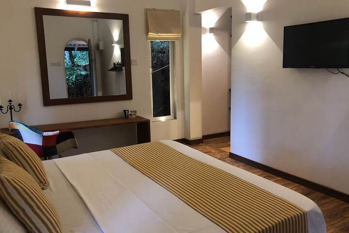 Room 5 of 51