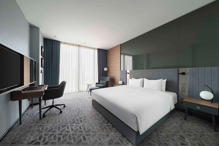 Room 7 of 120