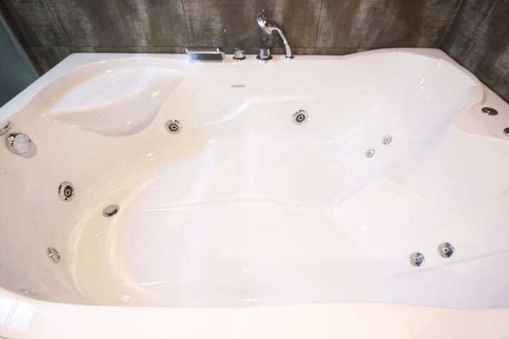Hot Tub 51 of 59