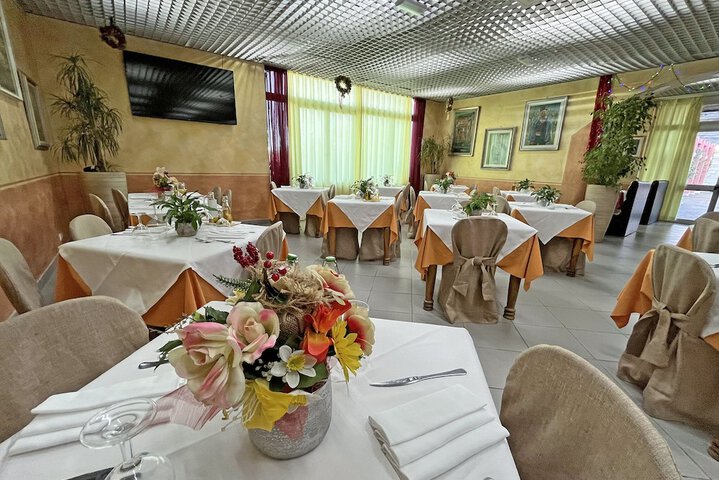Dining 86 of 109