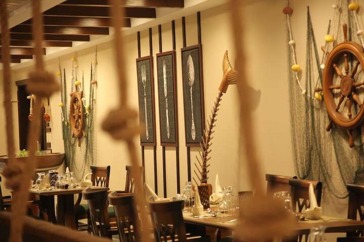 Dining 48 of 81