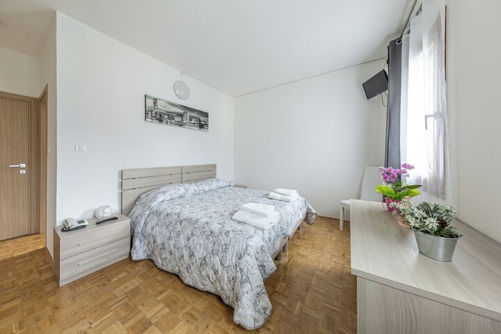 Room 5 of 26