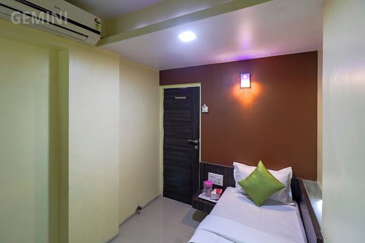 Room 2 of 24