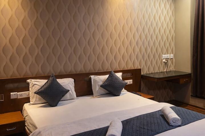 Room 2 of 12