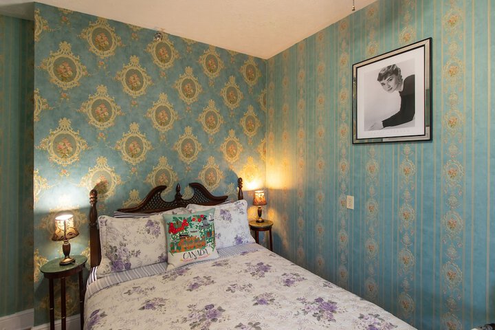Room 12 of 71