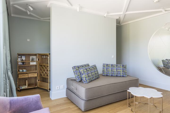 Room 45 of 77