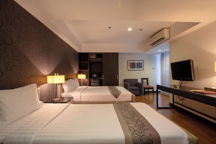 Room 25 of 83