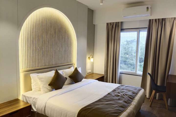 Room 42 of 93