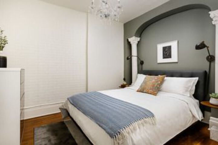 Room 6 of 24