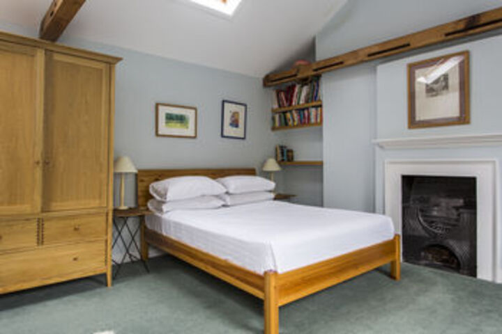 Room 72 of 166