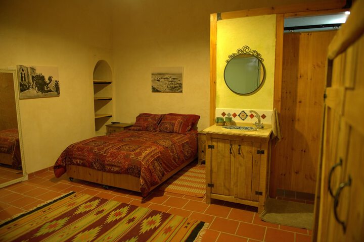Room 3 of 16