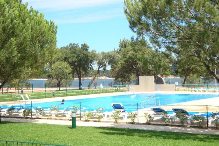 Pool Hotel
