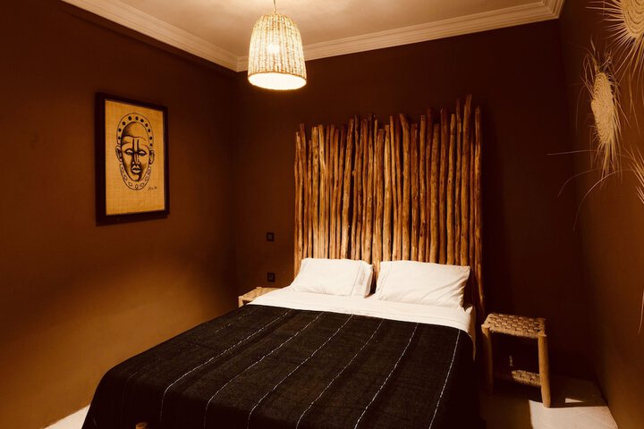 Room 2 of 27