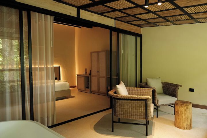 Room 8 of 48