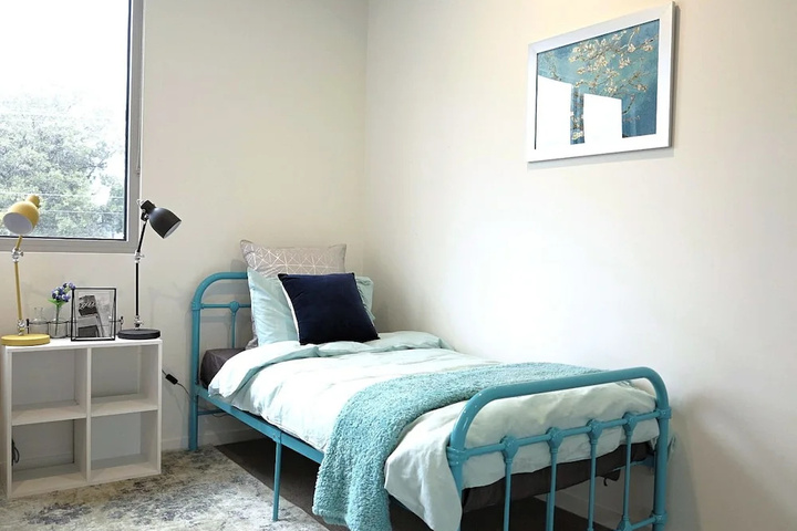 Room 4 of 15
