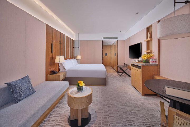 Room 18 of 53
