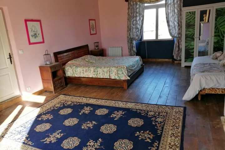 Room 28 of 76