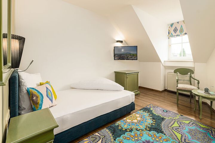 Room 5 of 39