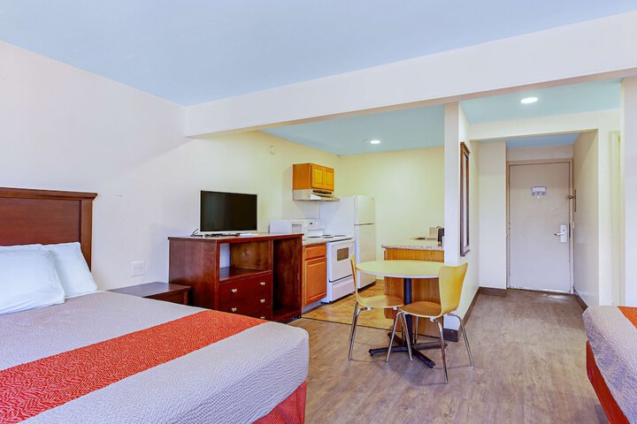 Room 6 of 50