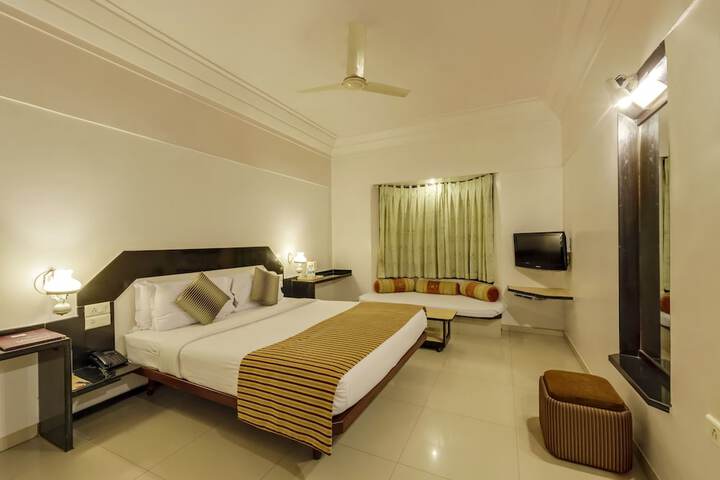 Room 6 of 49