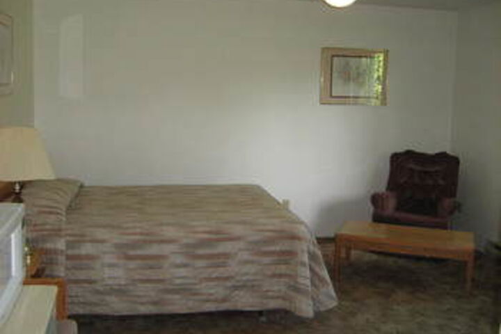 Room 6 of 14