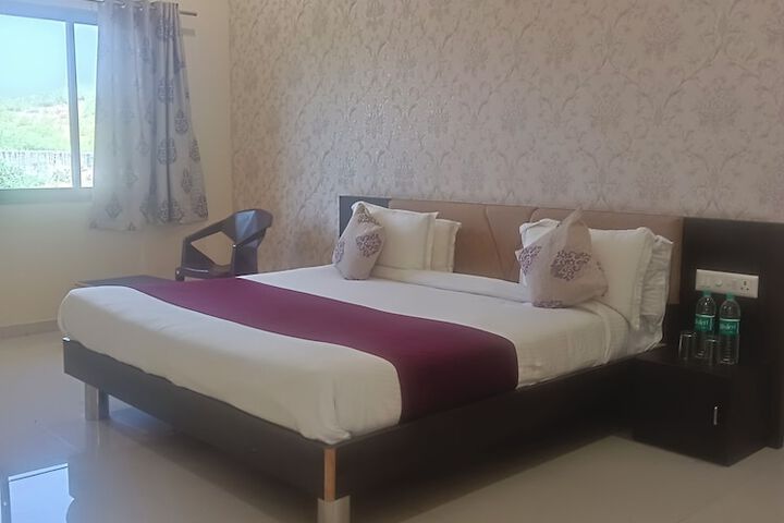 Room 26 of 77
