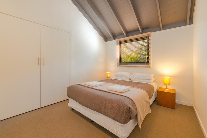 Room 4 of 15