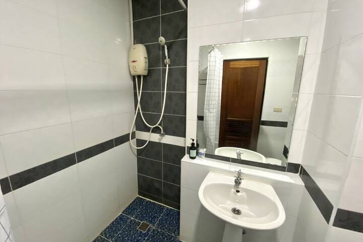 Room 10 of 24