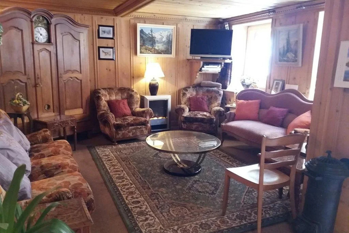 Room 2 of 11