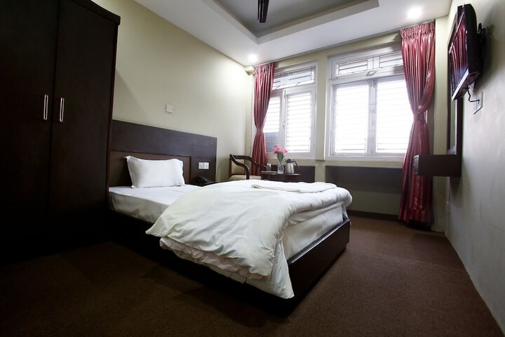 Room 5 of 28