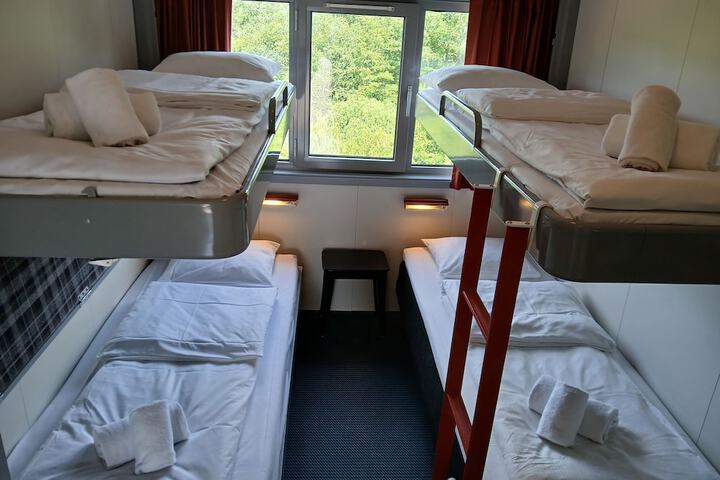Room 10 of 21