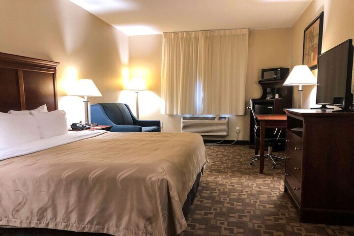 Business King Bed (4 of 5)