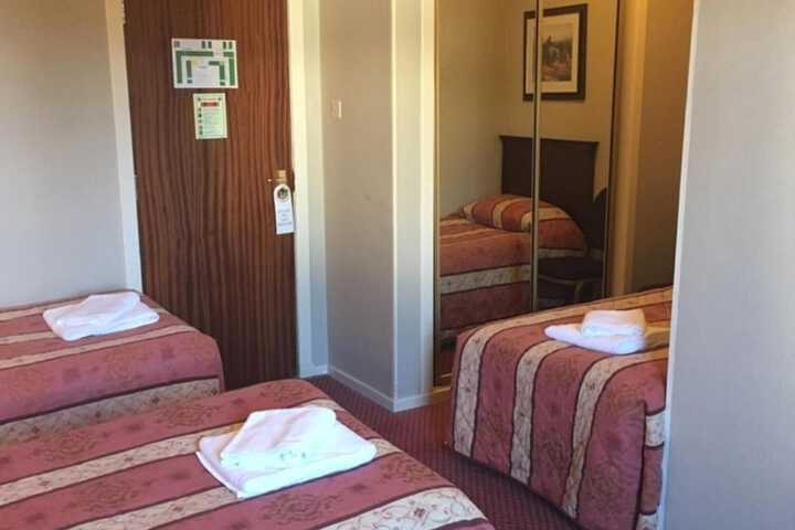 Room 48 of 118