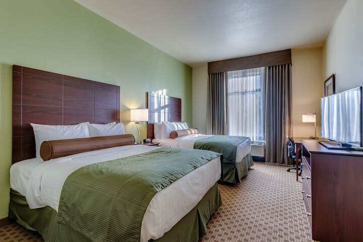 Quadruple Queen Bed (4 of 7)
