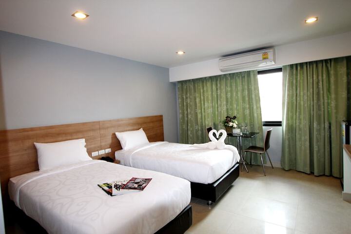 Room 12 of 63