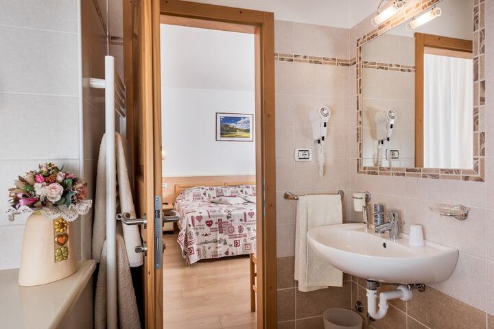 Room 15 of 20