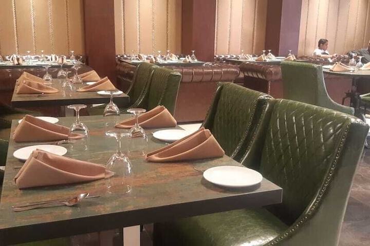 Dining 20 of 23