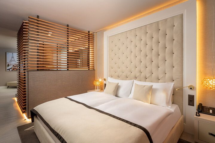 Room 22 of 50