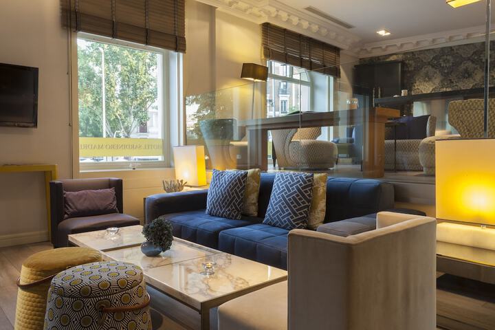 Guest Lobby